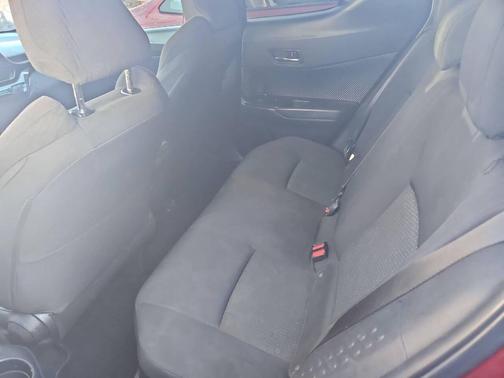 2018 Toyota C-HR XLE 4dr Crossover