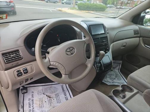 2009 Toyota Sienna LE