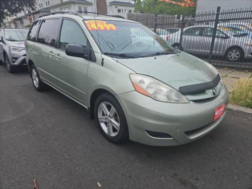 2009 Toyota Sienna LE