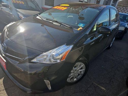 2012 Toyota Prius v Five