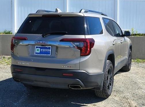 2022 GMC Acadia AWD AT4