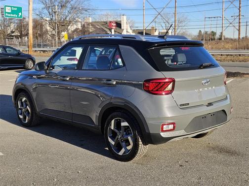 2023 Hyundai VENUE Limited