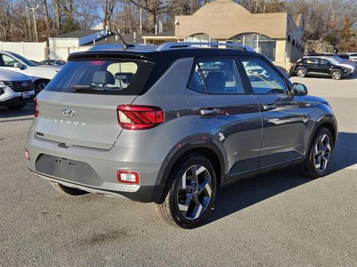 2023 Hyundai VENUE Limited
