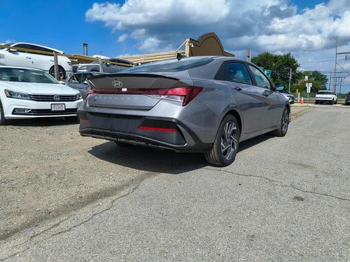 2025 Hyundai ELANTRA Sport
