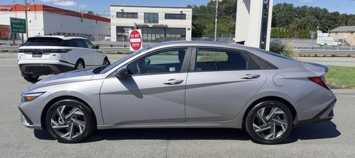 2025 Hyundai ELANTRA Sport