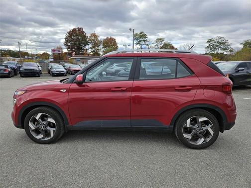 2023 Hyundai VENUE Limited