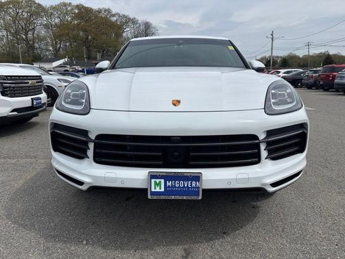 White 2023 Porsche Cayenne Platinum Edition