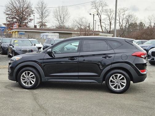 2018 Hyundai TUCSON SE