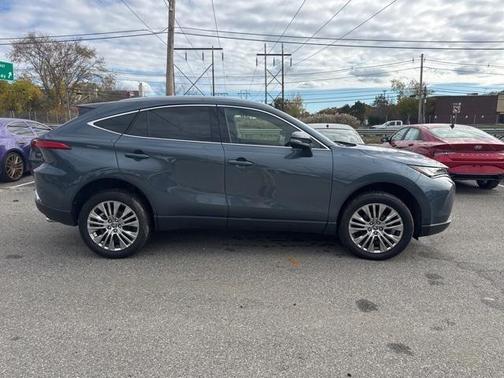 2022 Toyota Venza XLE