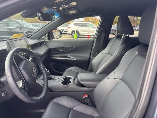 2022 Toyota Venza XLE