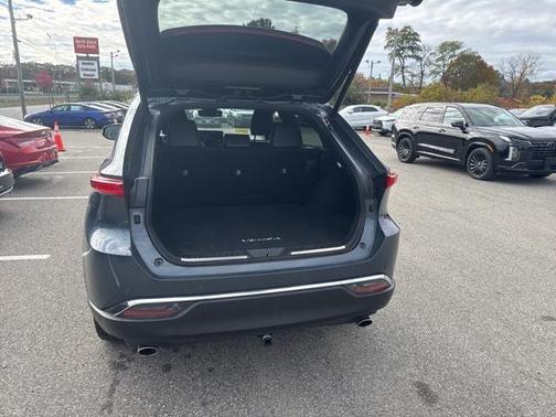 2022 Toyota Venza XLE