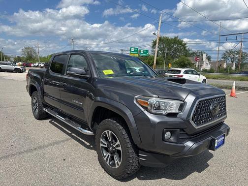 Magnetic Gray Metallic 2018 Toyota Tacoma TRD Sport