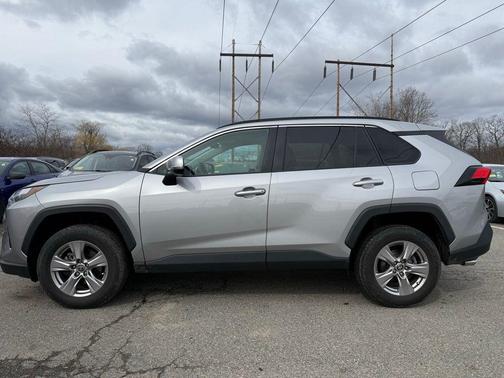 Silver Sky Metallic 2022 Toyota RAV4 XLE