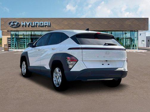 Atlas White 2026 Hyundai KONA SE