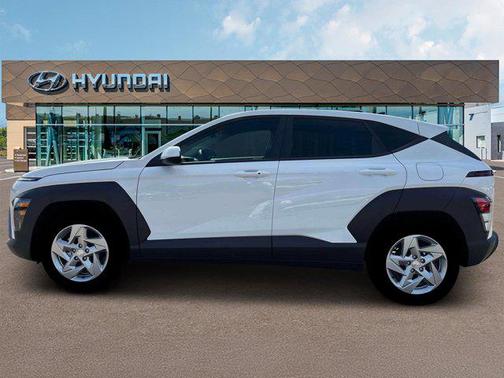 Atlas White 2026 Hyundai KONA SE