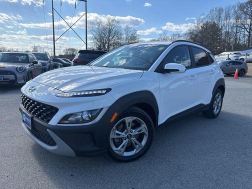 Lunar White 2023 Hyundai KONA SEL