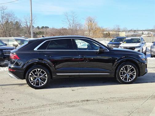 2024 Audi Q8 55 Premium Plus
