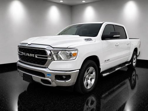 Bright White Clearcoat 2022 RAM 1500 Big Horn/Lone Star