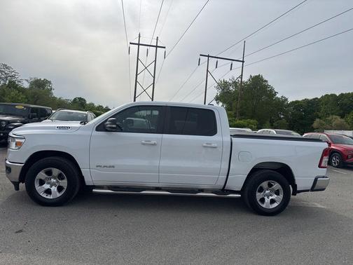 Bright White Clearcoat 2022 RAM 1500 Big Horn/Lone Star