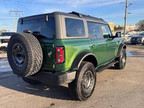 2024 Ford Bronco Outer Banks