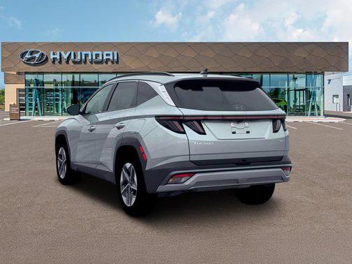 Shimmering Silver 2026 Hyundai TUCSON SEL Premium