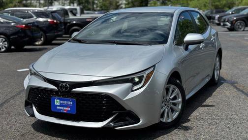 Classic Silver Metallic 2025 Toyota Corolla SE