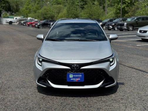 Classic Silver Metallic 2025 Toyota Corolla SE