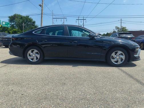 2025 Hyundai SONATA SE