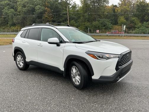2022 Toyota Corolla Cross LE