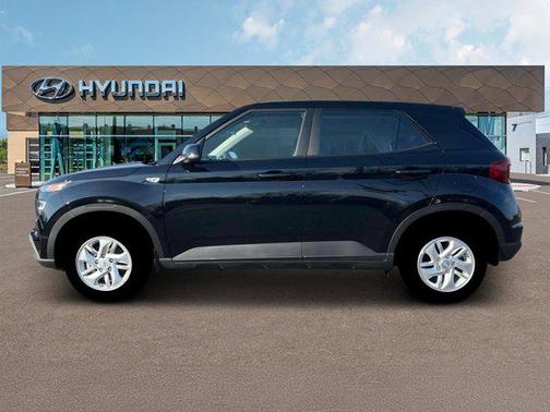 2025 Hyundai VENUE SE
