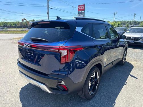 Dark Ocean Blue 2024 Kia Seltos EX
