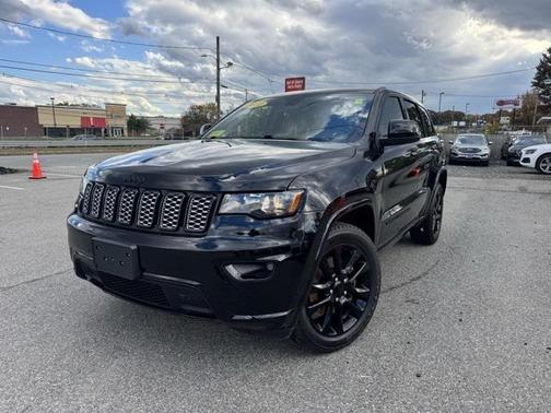2022 Jeep Grand Cherokee Laredo