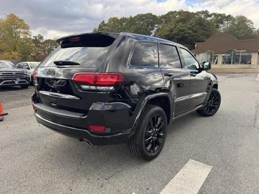 2022 Jeep Grand Cherokee Laredo