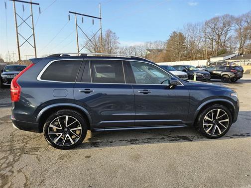 2019 Volvo XC90 T6 Momentum