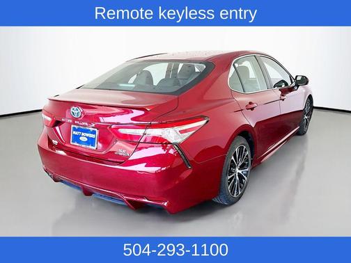 2018 Toyota Camry Hybrid SE
