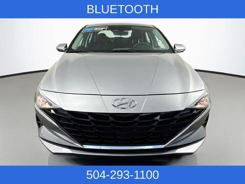 Shimmering Silver Pearl 2023 Hyundai ELANTRA SEL