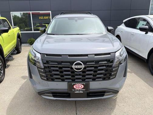 Boulder Gray Metallic 2026 Nissan Pathfinder Platinum
