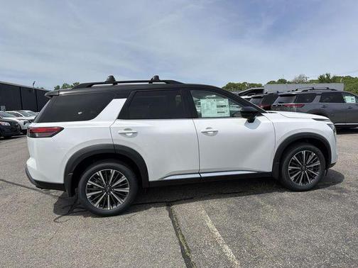 White / Black 2026 Nissan Pathfinder Platinum