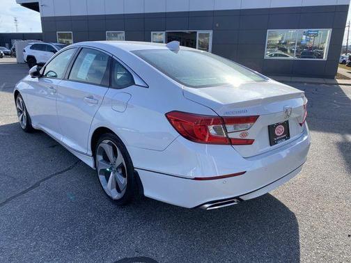 White 2018 Honda Accord Touring