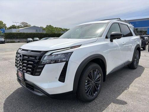 Everest White P 2026 Nissan Pathfinder SL