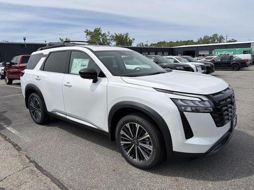 Everest White P 2026 Nissan Pathfinder Platinum