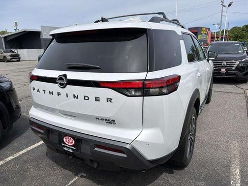 Everest White P 2026 Nissan Pathfinder Platinum