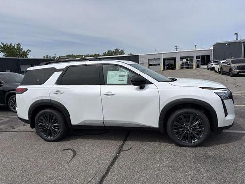 Everest White P 2026 Nissan Pathfinder SL