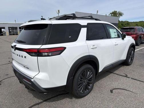 Everest White P 2026 Nissan Pathfinder SL