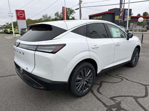 Everest White P 2026 Nissan Murano SL