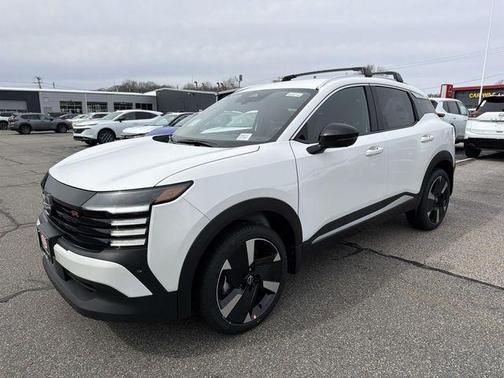 Aspen White Tri 2026 Nissan Kicks SR