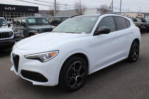 Alfa White 2023 Alfa Romeo Stelvio Veloce
