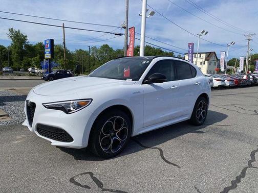 Alfa White 2023 Alfa Romeo Stelvio Veloce