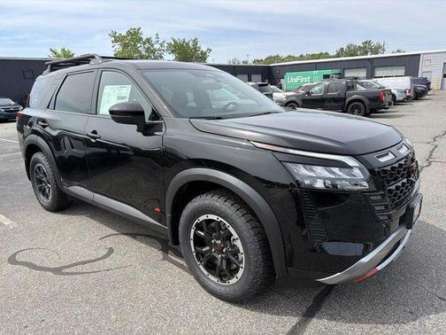 Black 2026 Nissan Pathfinder Rock Creek