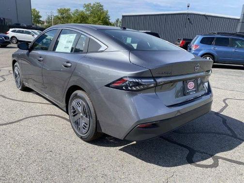 Gun Metallic 2027 Nissan Sentra SV